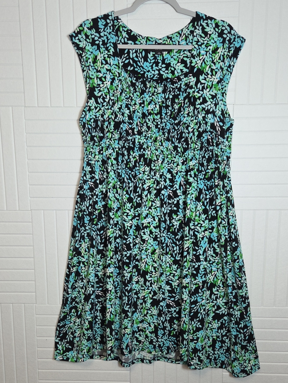 Perceptions Black, Blue, Green Leafy Print Dress Size 14